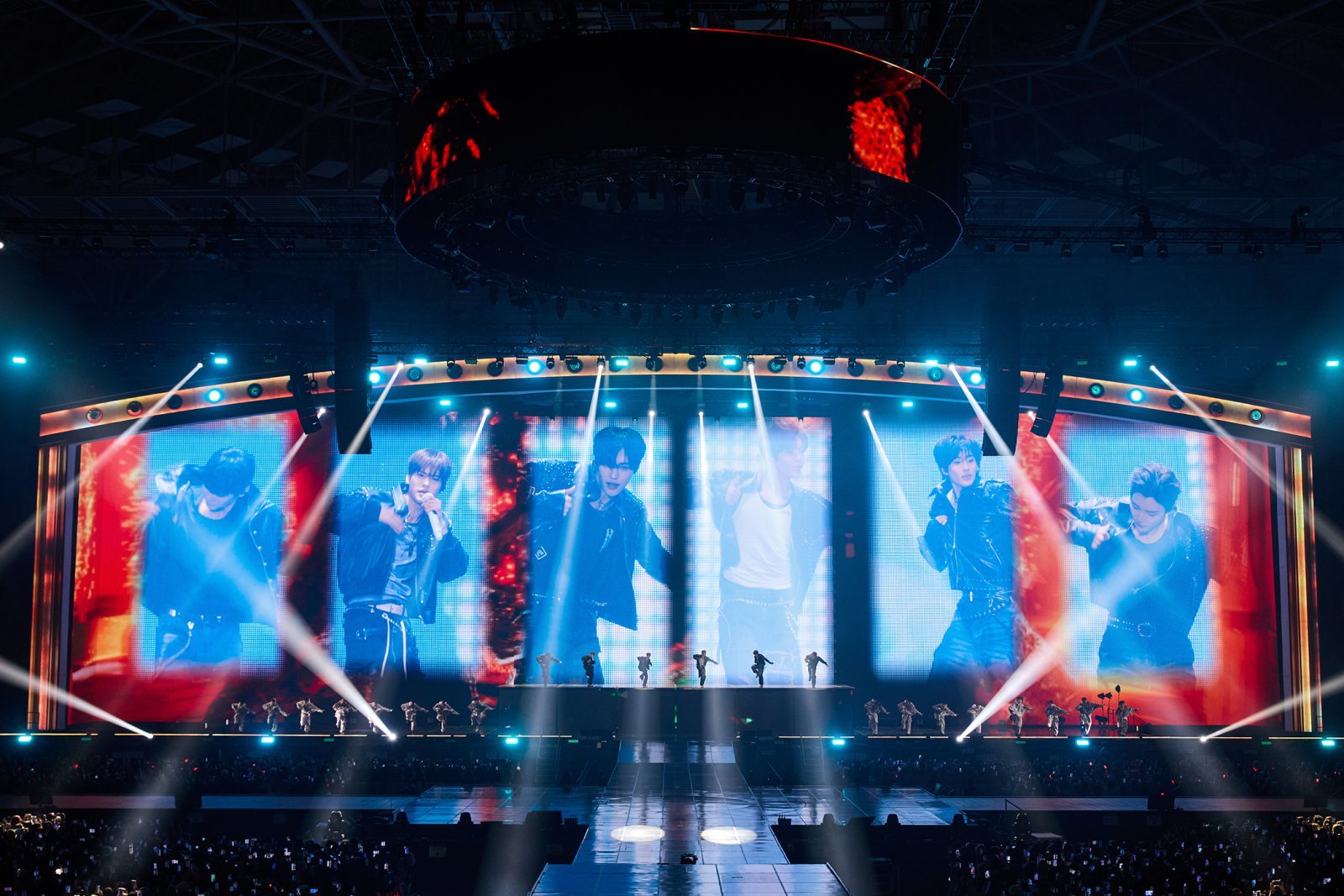 그룹 라이즈가 데뷔 2년 6개월 만에 첫 월드투어로 전 세계 42만 관객을 모으며 글로벌 존재감을 입증했다. 첫 월드투어 ‘라이징 라우드’의 피날레는 케이(K)팝 성지 케이스포 돔에서 성대히 치러졌다. 사진제공|SM엔터테인먼트