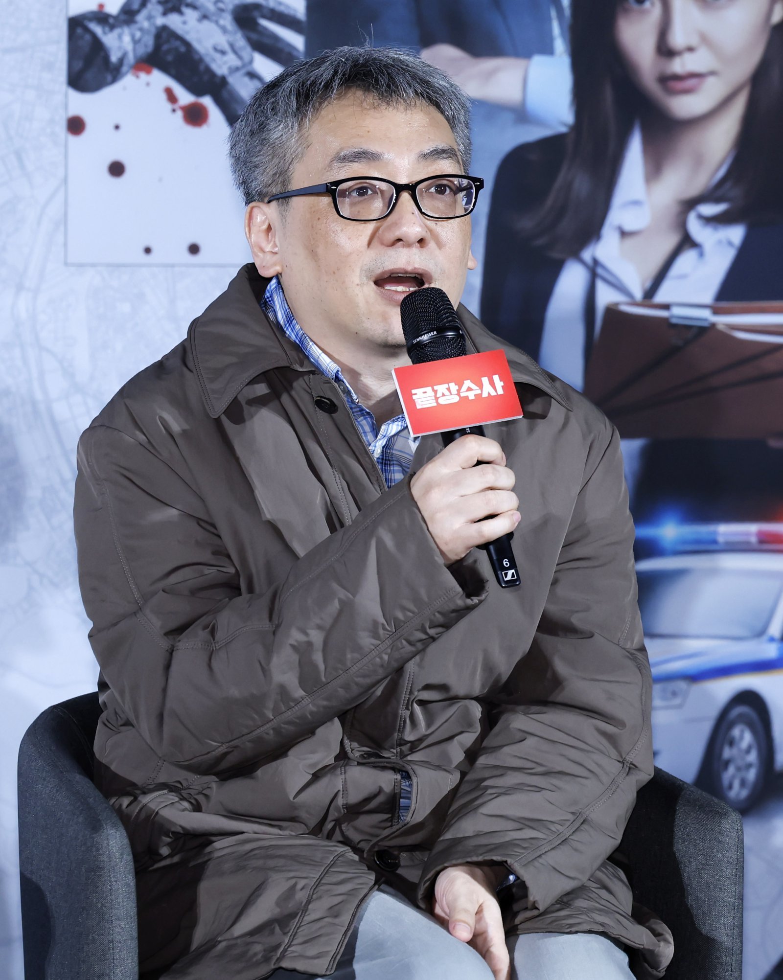 [서울=뉴시스] 김혜진 기자 = 박철환 감독이 9일 오전 서울 용산구 CGV용산아이파크몰에서 열린 영화 ‘끝장수사’ 제작보고회에서 인사말을 하고  있다. 2026.03.09. jini@newsis.com