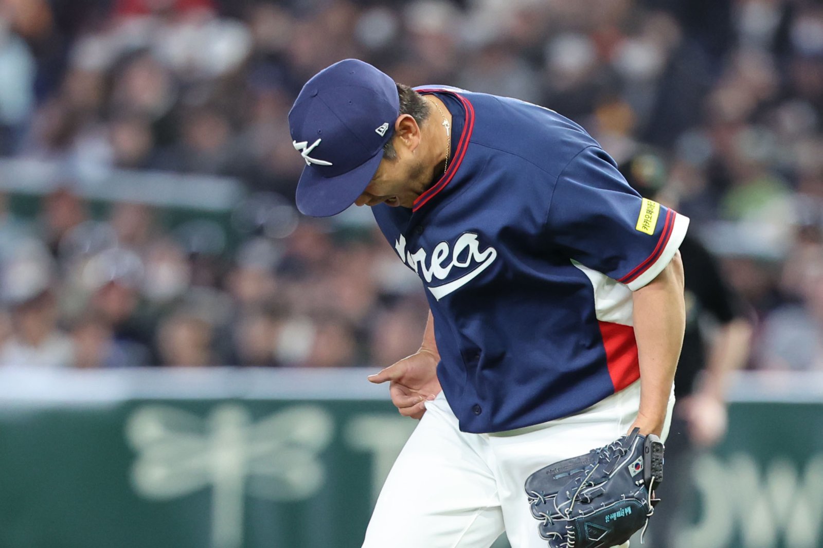 한국 야구대표팀 노경은이 9일 일본 도쿄돔서 열린 제6회 월드베이스볼클래식(WBC) 본선 1라운드 C조 마지막 경기 호주전서 3회말을 마무리한 뒤 포효하고 있다. 도쿄|뉴시스