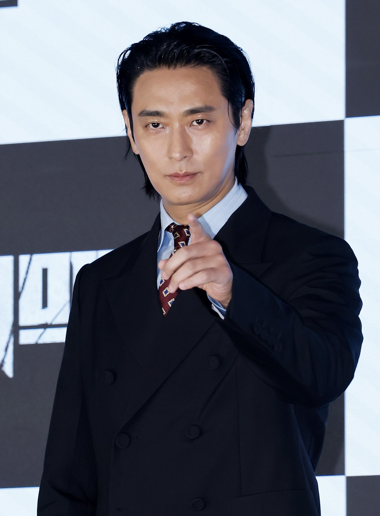 [서울=뉴시스] 김혜진 기자 = 배우 주지훈이 10일 오후 서울 구로구 더세인트에서 열린 ENA 월화드라마 ‘클라이맥스’ 제작발표회에서 포즈를 취하고 있다.