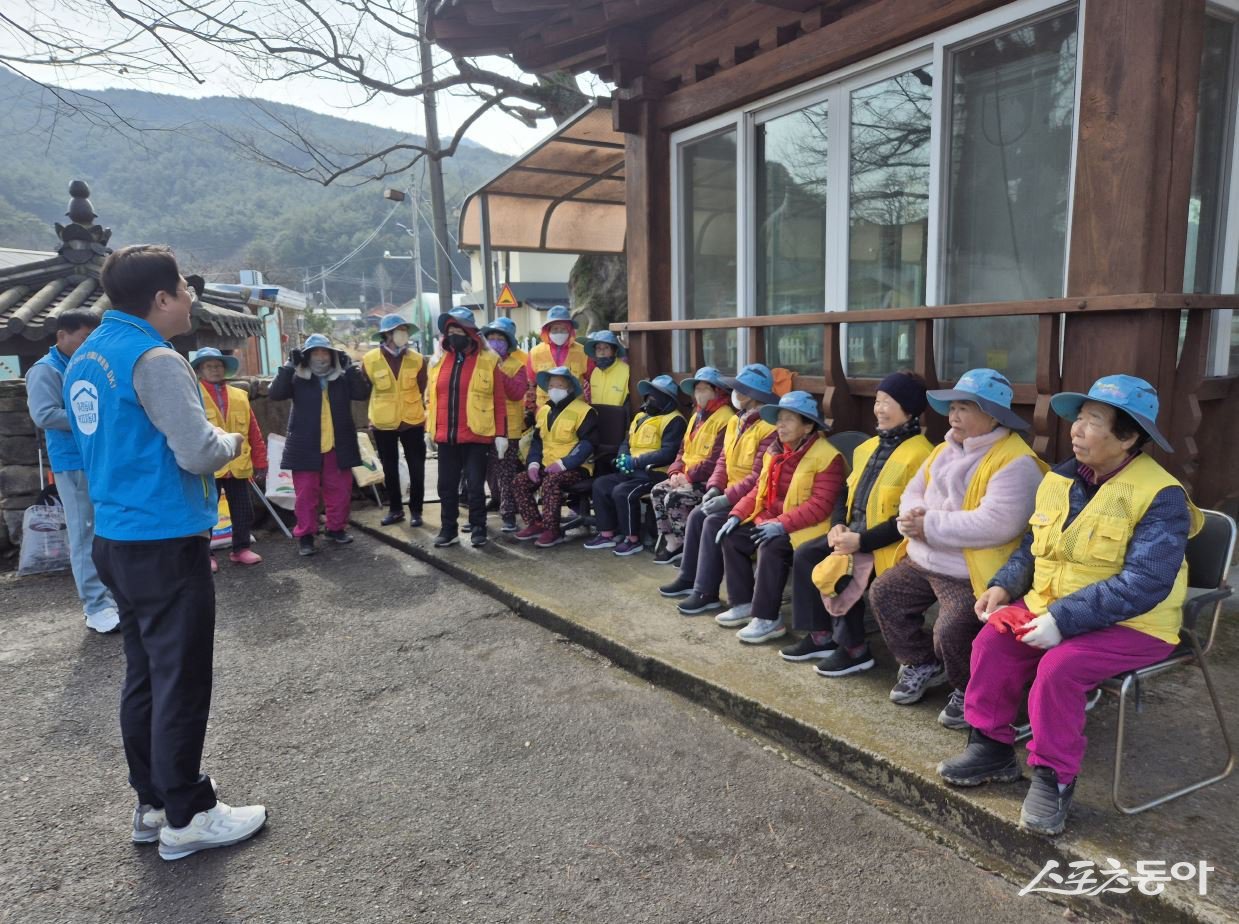 노인일자리사업 참여자 안전교육을 실시하는 모습. 사진제공 I 화순군
