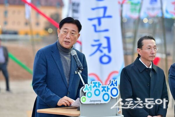 삼계면 세시풍속 행사에서 축사 중인 김한종 군수 모습. 사진제공 I 장성군