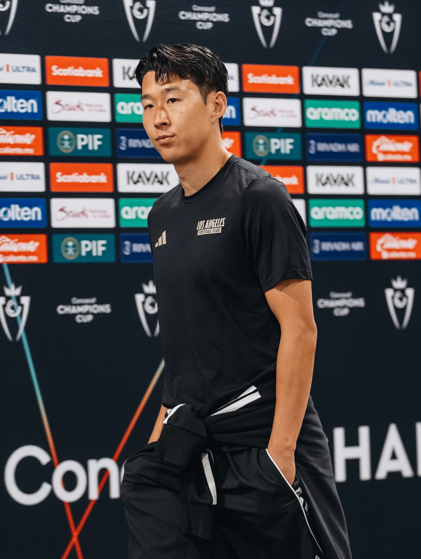 [LAFC 하프 리뷰] 손흥민 원톱 앞세운 LAFC, 점유율 77%·슛 12개에도 침묵…단 한 번의 슛으로 실점하며 전반 0-1로 끌려가