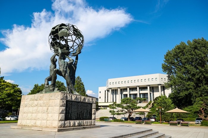 강원대학교 미래광장 전경. 강원대학교 제공