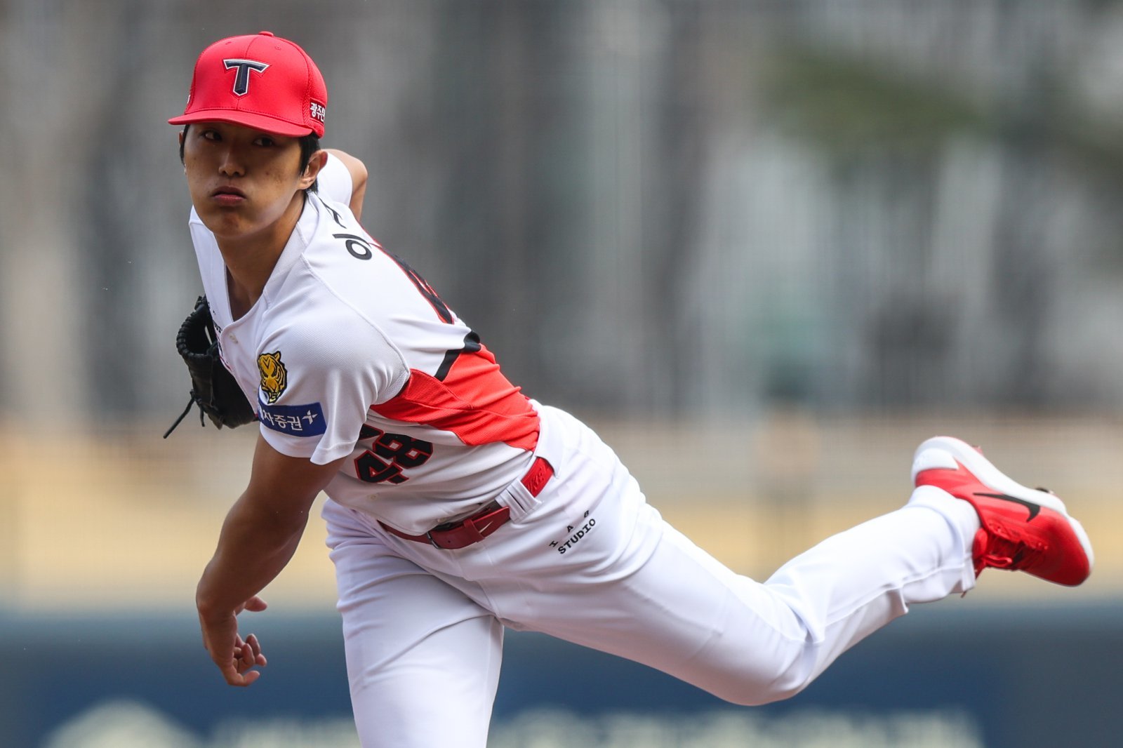 KIA 이의리는 2026시즌 공격적인 투구 스타일을 앞세워 반등을 예고헀다. 사진제공|KIA 타이거즈