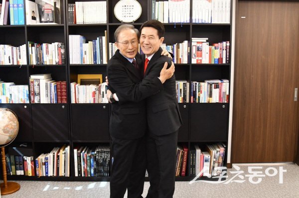 이명박 전 대통령이 이강덕 국민의힘 경북지사 예비후보에 대한 지지를 공식 선언했다. 사진제공 ㅣ 이강덕사무소