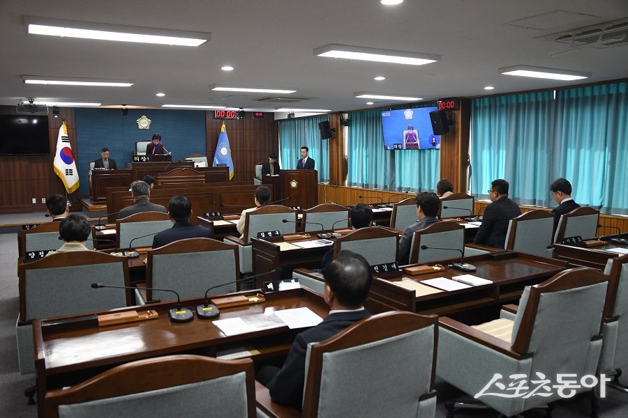 인천 미추홀구의회, 제294회 임시회를 개회하고 조례안 등 주요 안건 심사에 착수했다. 사진제공｜인천 미추홀구의회