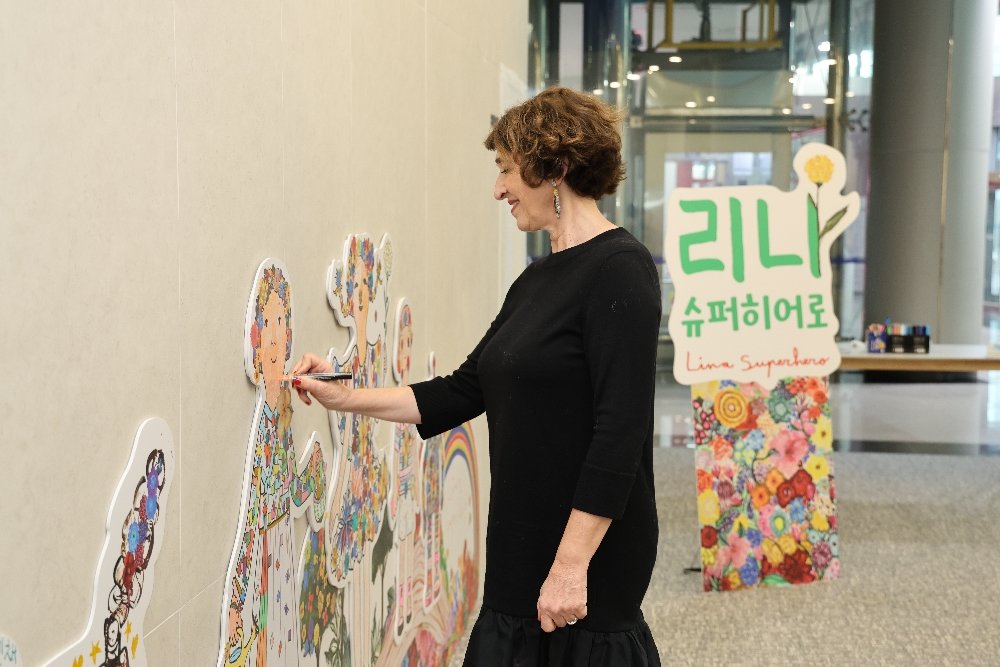 2월 25일, 에바 알머슨이 내한해 진행한 아뜰리에 행사           두비컴 제공