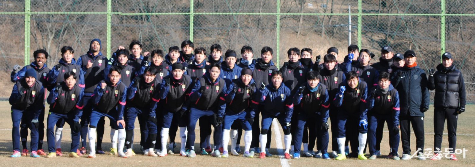 춘천시가 시민축구단의 안정적 운영 기반 마련을 위한 ‘재단법인 설립 타당성 검토 용역비’를 제1회 추가경정예산에 편성해, 법인화를 재추진하기로 했다. 사진은 춘천시민축구단. 사진출처 ㅣ 춘천시민축구단 홈피 캡처