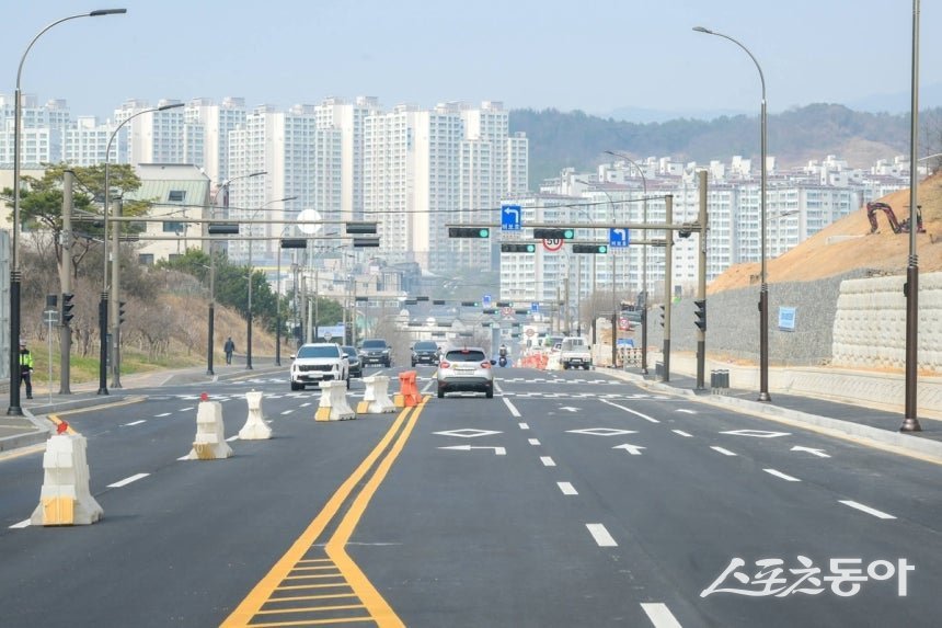 순천시 조례동 풍전주유소에서 조례마을을 연결하는 길이 662m, 폭 20∼25m 왕복 4차로 규모 도시계획 도로. 사진제공│순천시