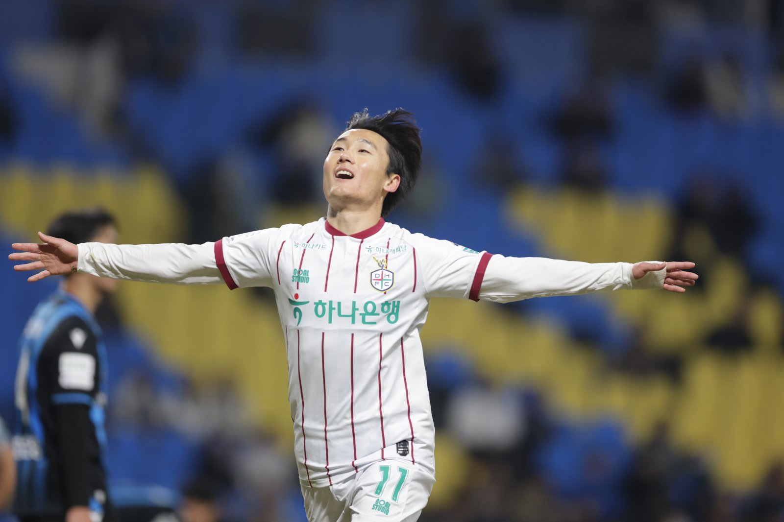 대전하나 엄원상이 18일 인천축구전용경기장서 열린 인천과 K리그1 원정경기에서 후반 추가시간 쐐기골을 터트린 뒤 기뻐하고 있다. 사진제공｜한국프로축구연맹