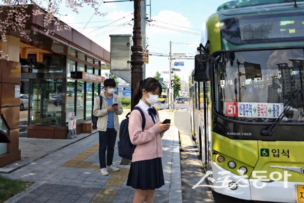경주시가 4월 1일부터 어린이와 청소년의 시내버스 요금을 전면 무료화한다. 사진제공 ㅣ 경주시