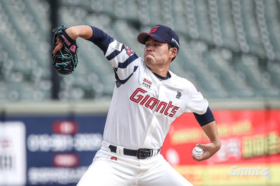 ‘5회까지 무실점’ 김진욱, 5선발 굳히기…롯데는 시범경기 무패 행진 [SD 사직 스타]