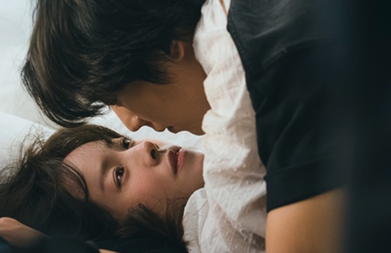 한지민 눈빛, 이기택한테 달아올랐는데…양다리 썸 결말은? (미혼남녀의 효율적 만남)