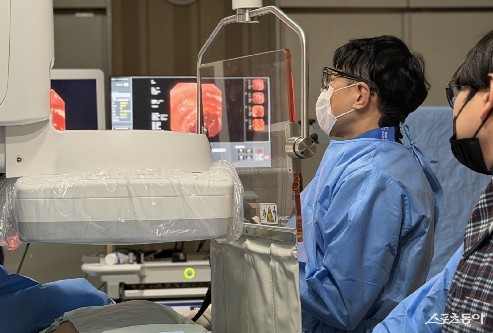 소화기내과 황종호 과장님 ERCP 시술장면. (사진제공=온병원)