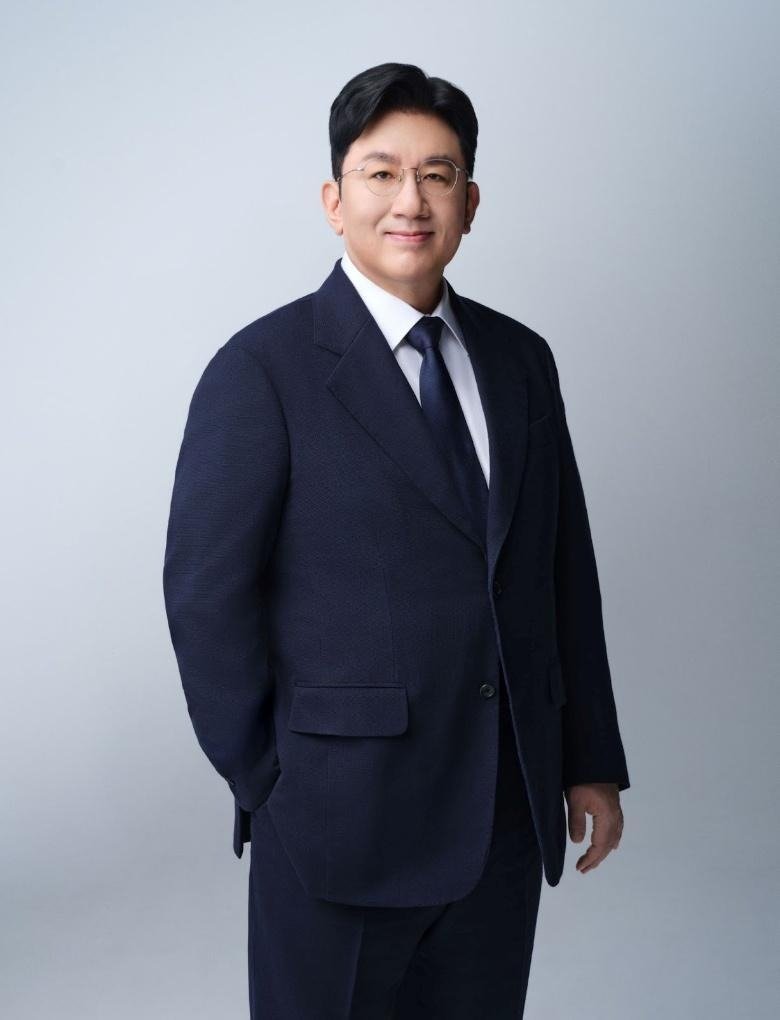 방탄소년단의 컴백 앨범 ‘아리랑’을 통해 ‘신의 한수’란 무엇인가를 ‘시전’한 방시혁 하이브 의장 사진제공|하이브