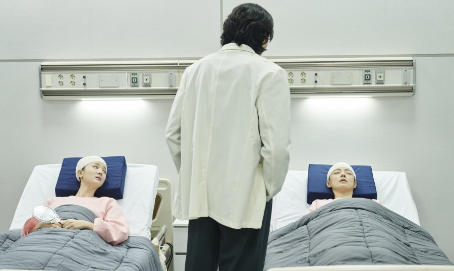 뇌 바뀌고 첫 대면…정이찬·백서라 충격 첫 만남 (닥터신)