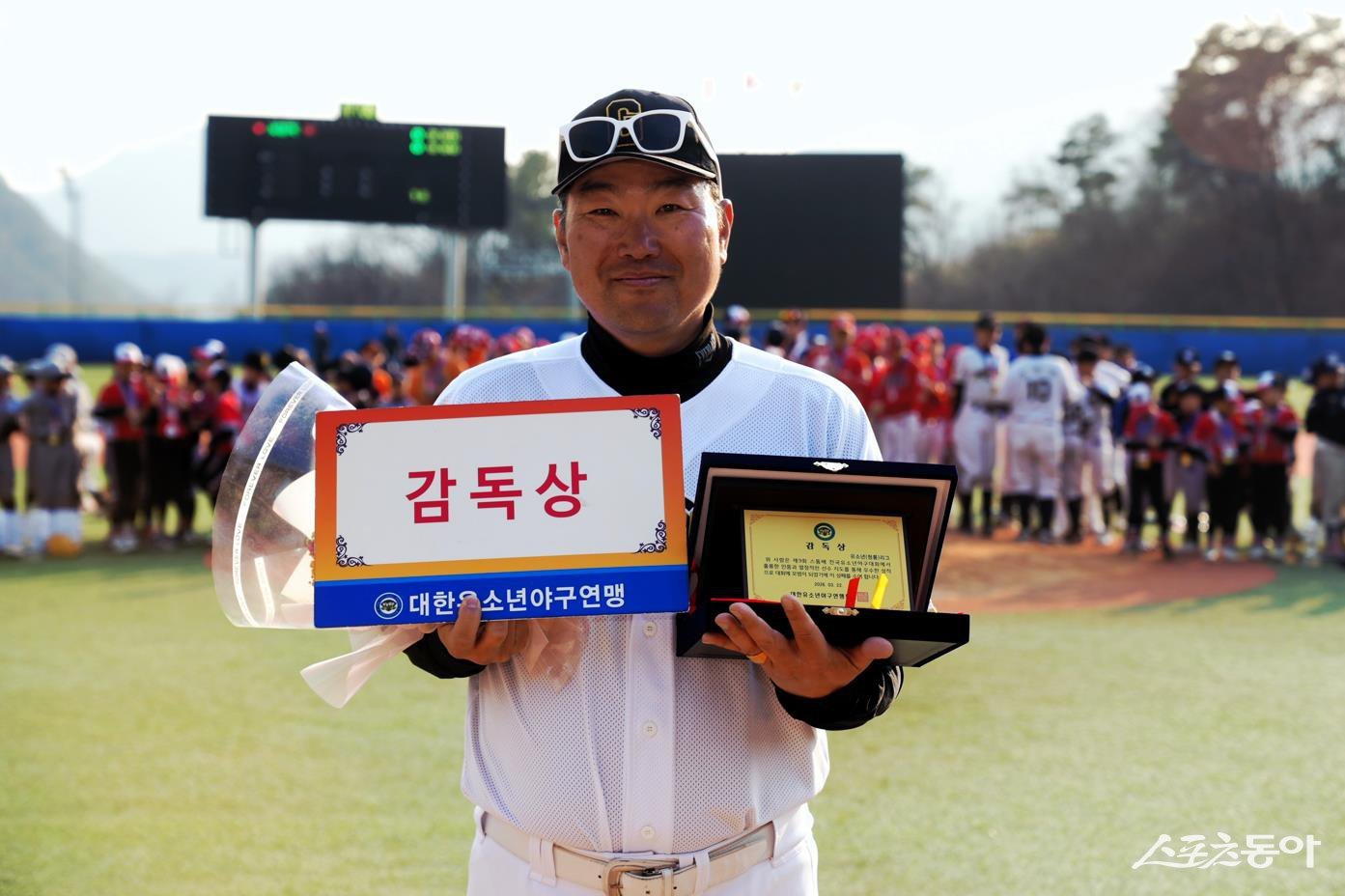 구로구유소년야구단을 제9회 스톰배 전국유소년야구대회 U-13 청룡 우승으로 이끈 김덕환 감독. 사진 제공｜대한유소년야구연맹