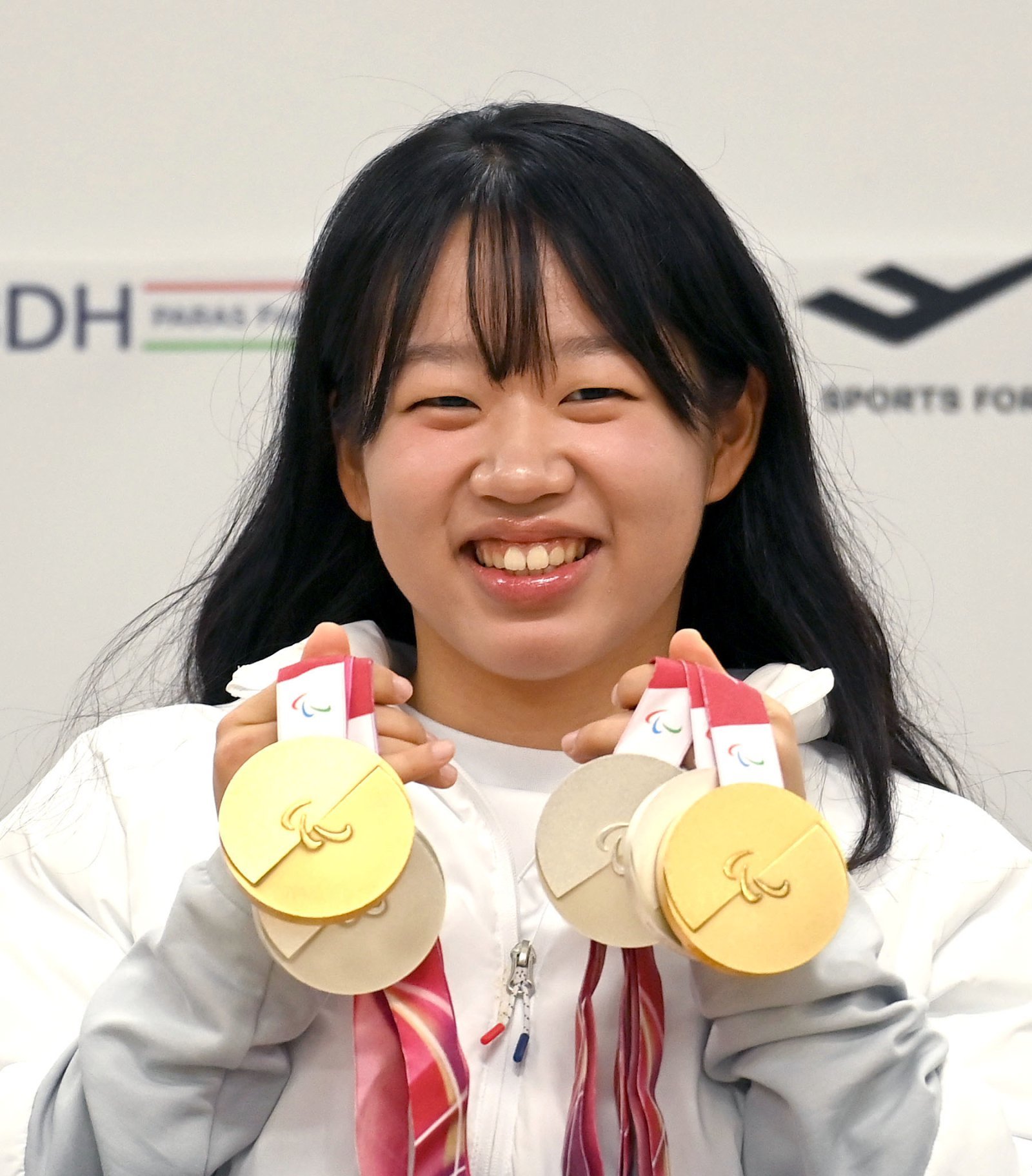 [SD 현장 인터뷰] 동계패럴림픽서 5개 메달 수확한 김윤지, 새 역사에도 멈추지 않는 발전 다짐…“최초로 기억되지 않고 성장하는 선수가 되겠다”