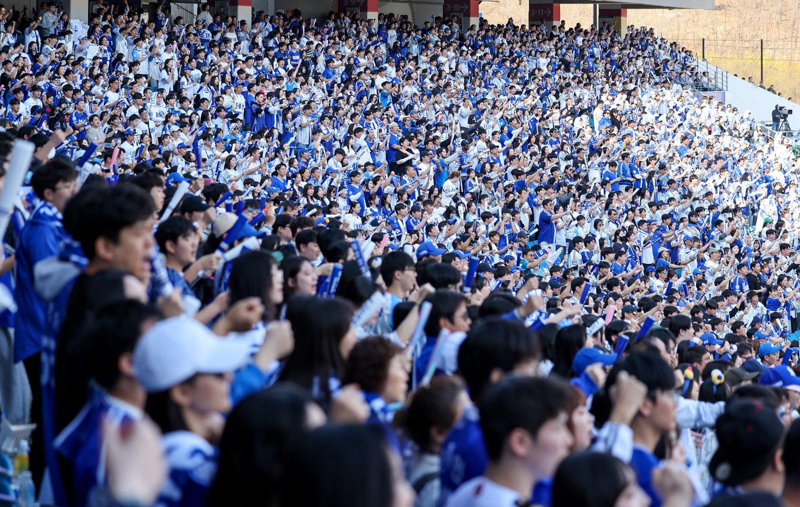‘개막시리즈 2연속 매진!’ 시작부터 달린 21만1756명, KBO리그 역대 최다관중 또 경신하나