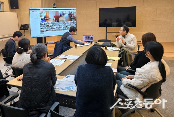 영덕군이 지역 어르신들의 삶의 질 향상과 새로운 경로당 문화 조성을 위해 ‘스마트 경로당’ 개통한다. 사진제공 ㅣ 영덕군