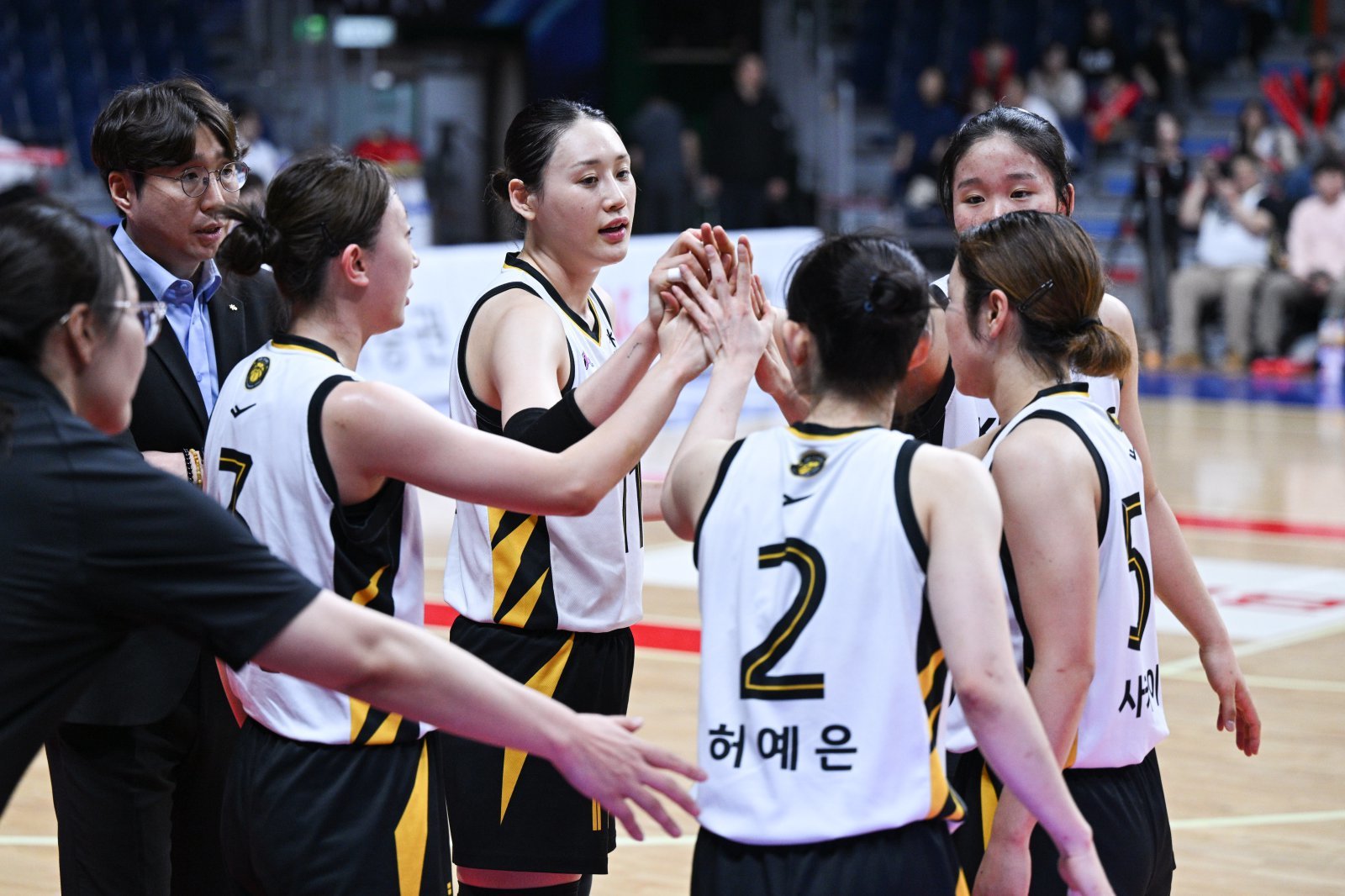 KB스타즈서만 3번째 정규리그 우승…놀랍도록 꾸준했던 강이슬의 힘