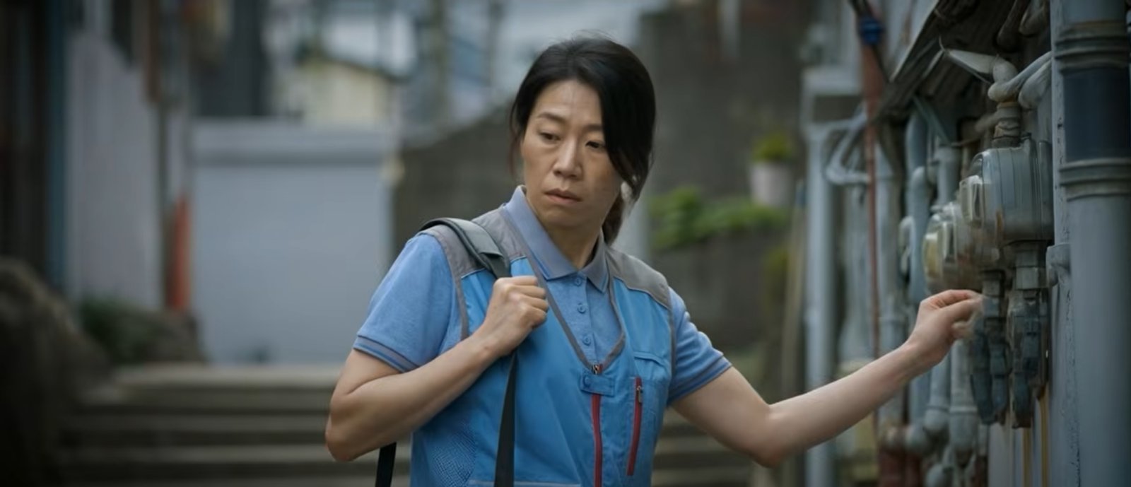 AI로 구현한 배우 염혜란이 주인공으로 등장한 영화 ‘검침원’ 티저 영상 캡처