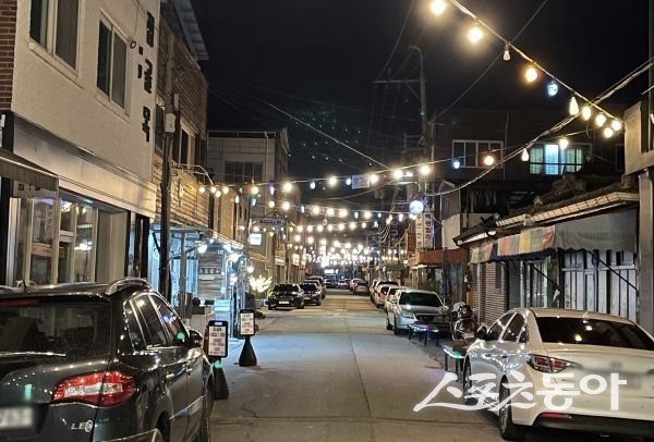 영주시 학사골목 밤 전경. 사진제공ㅣ영주시