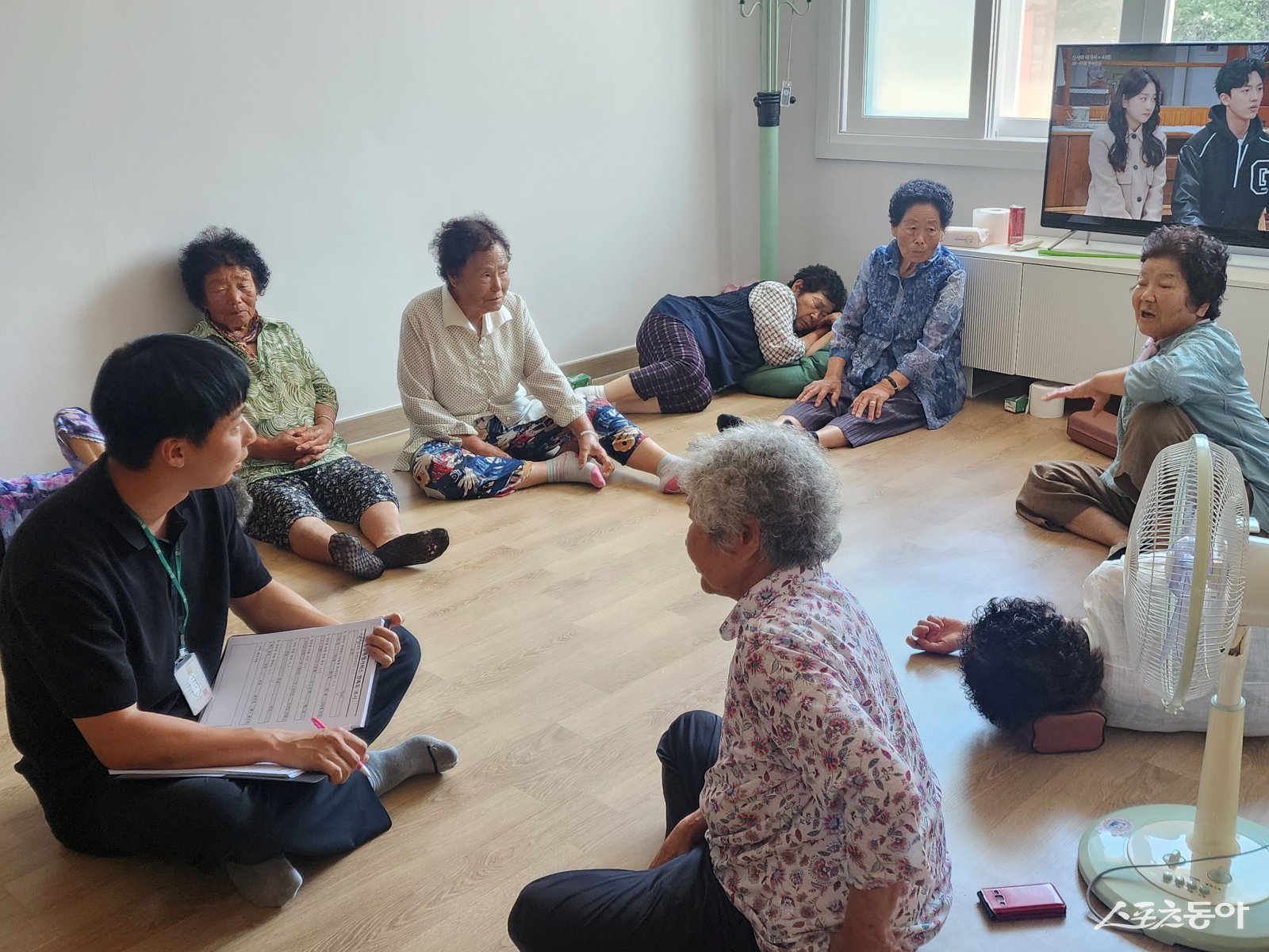 전라남도보건환경연구원은 어르신 건강 보호를 위해 오는 12월까지 경로당 실내 공기질 안전진단에 나선다. 사진제공 I 전라남도