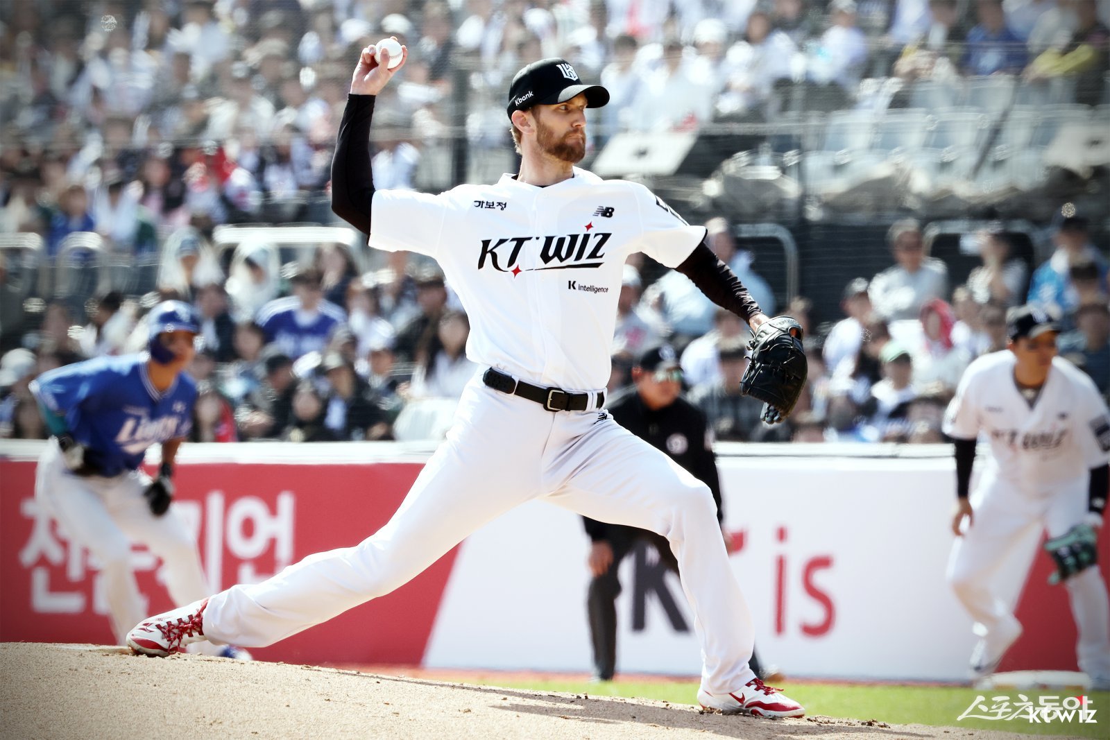 KT 케일럽 보쉴리가 5일 수원KT위즈파크서 열린 삼성전서 역투하고 있다. 사진제공｜KT 위즈