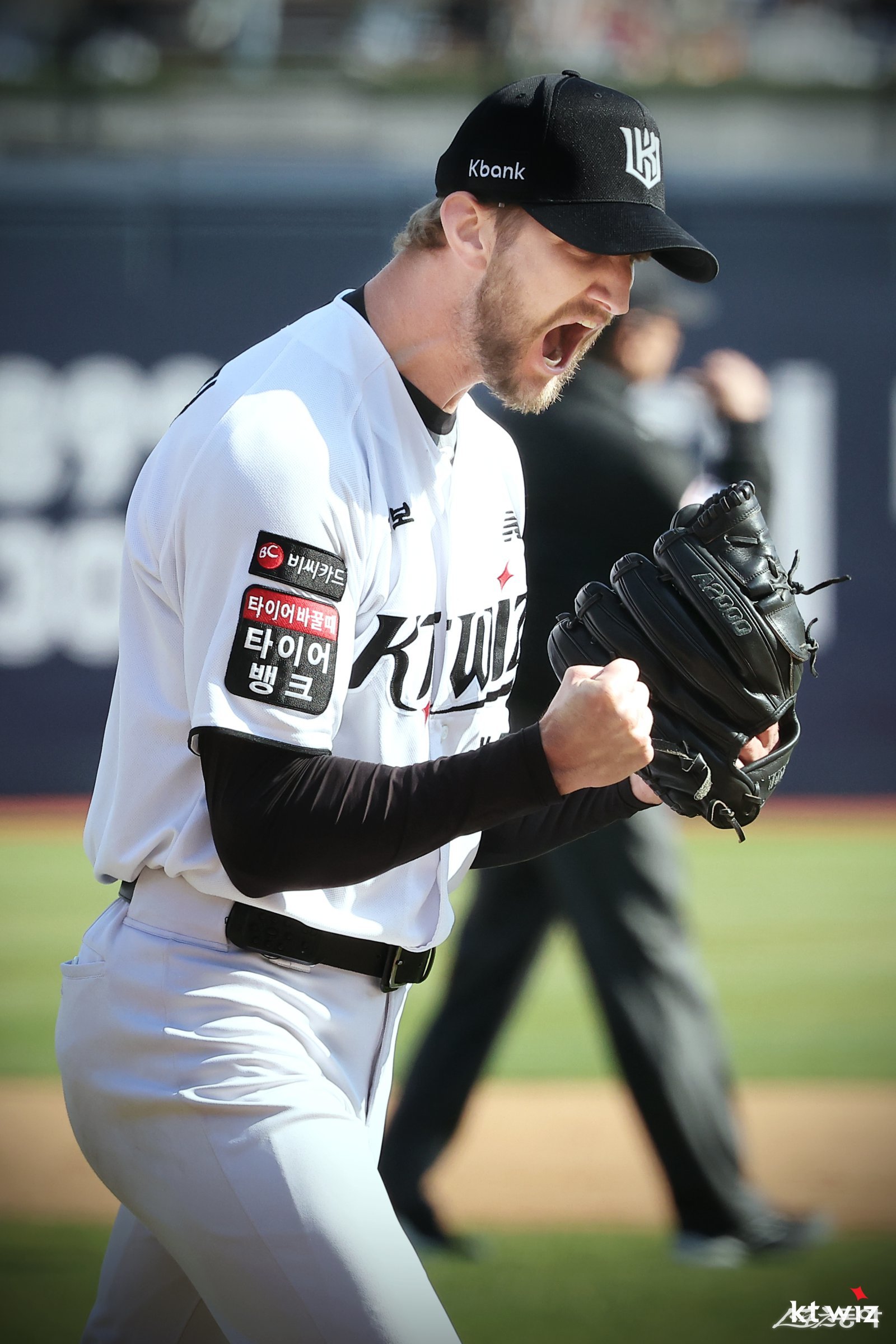 ‘사상 첫 선발 전원 좌타’ 삼성 무력화한 보쉴리…KT는 전원 우완으로 맞불 [SD 수원 스타]