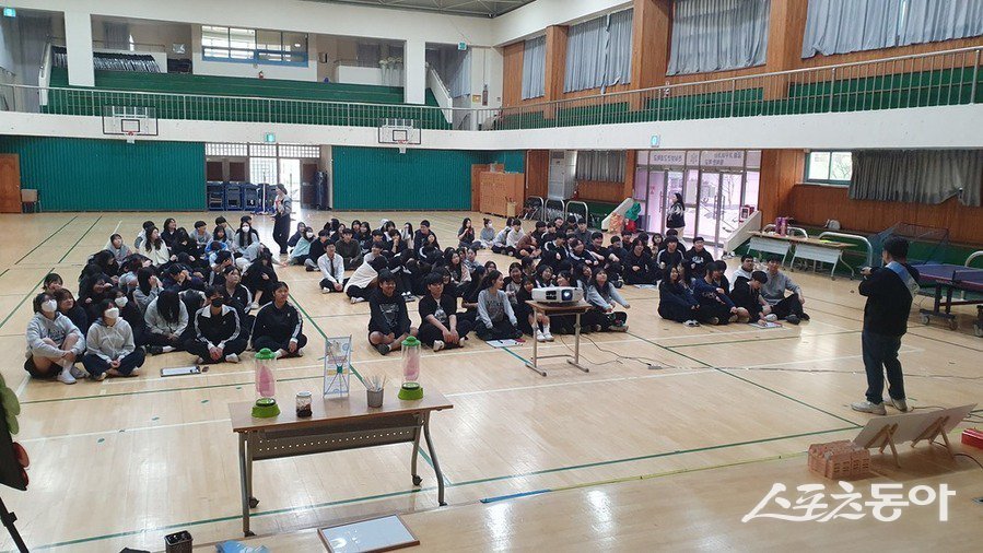 함평군 보건소는 “이달부터 학교로 직접 찾아가는 이동 금연클리닉인 ‘노담노담 쓰담쓰담’ 사업을 본격적으로 추진한다”고 밝혔다. 사진제공 I 함평군