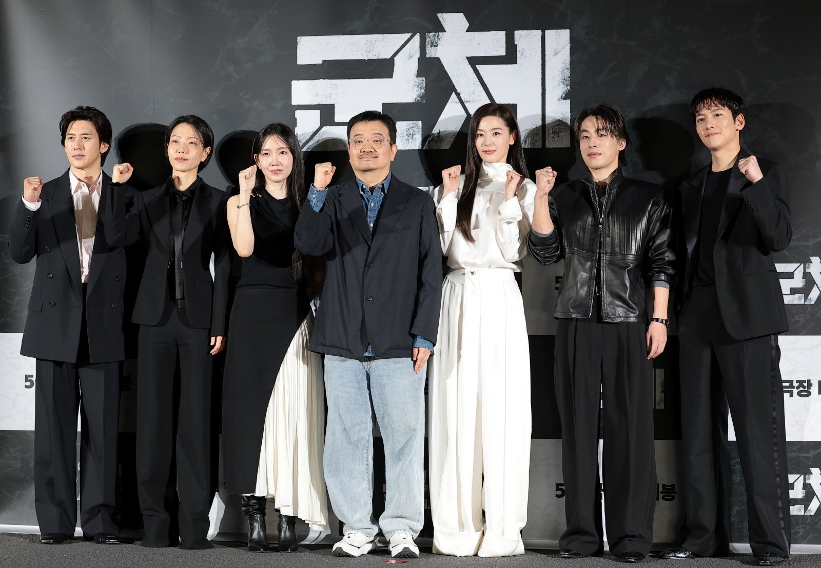 “11년 만 영화 설레”…전지현, ‘군체’ 연상호 손잡고 K-좀비 선보인다 (종합)[DA현장]