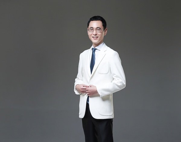 마산 예일안과 심형석 대표원장