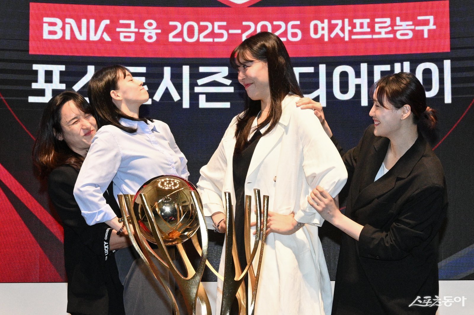 ‘2년연속 4강 PO 격돌’ 명승부의 조건, 우리은행 가용자원은 몇 명일까?