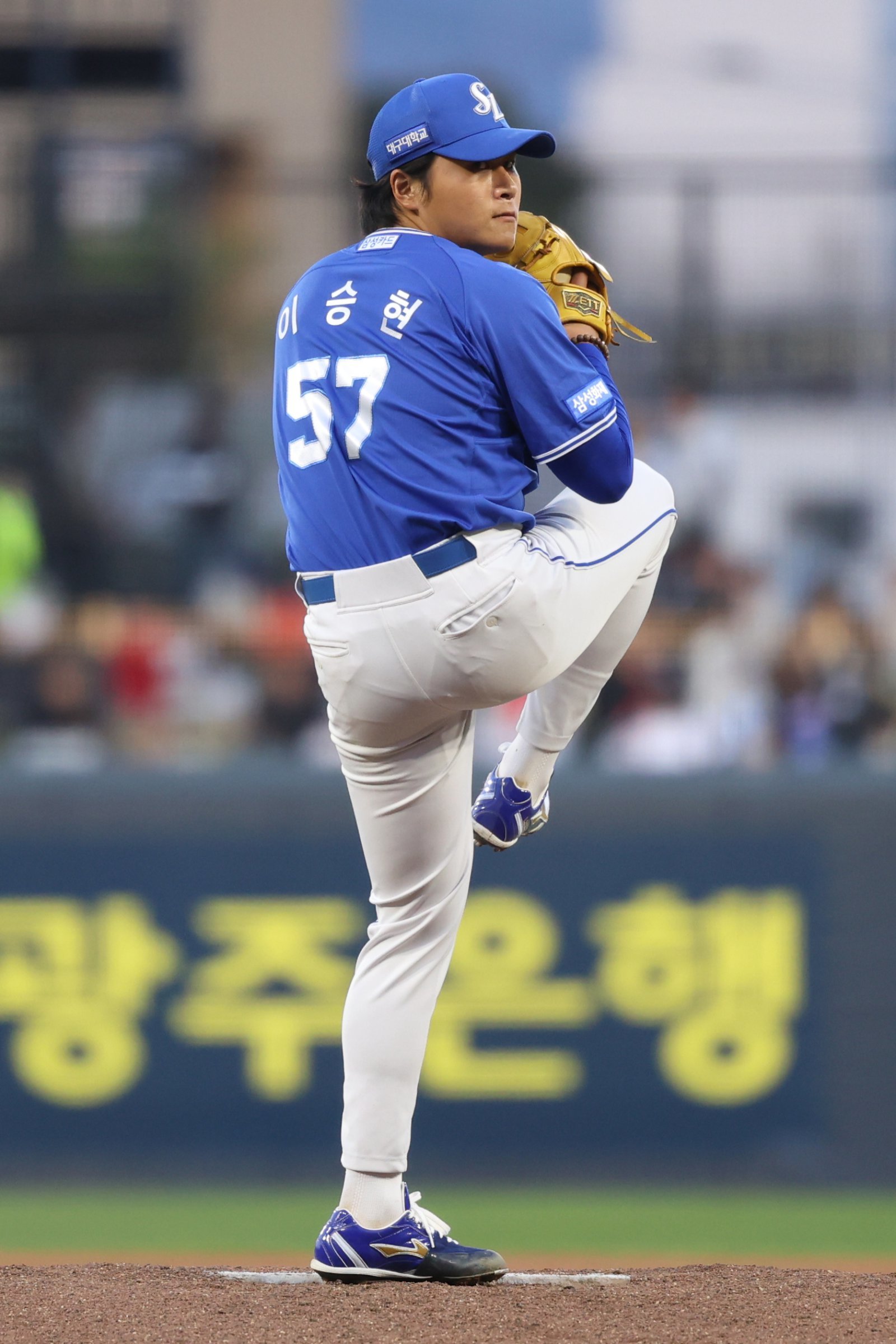 삼성 이승현(57번)이 8일 광주 KIA전서 선발등판해 투구하고 있다. 사진제공｜삼성 라이온즈