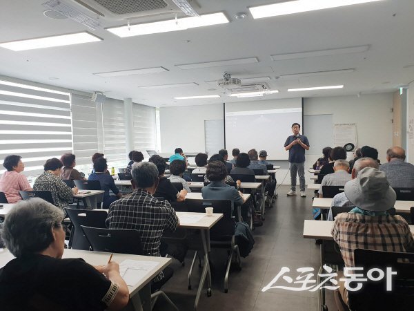 영주시가 인문도시사업 일환으로 선비들의 전염병 치유방법에 대한 교율을 진행하고 있다. 사진제공 ㅣ 영주시