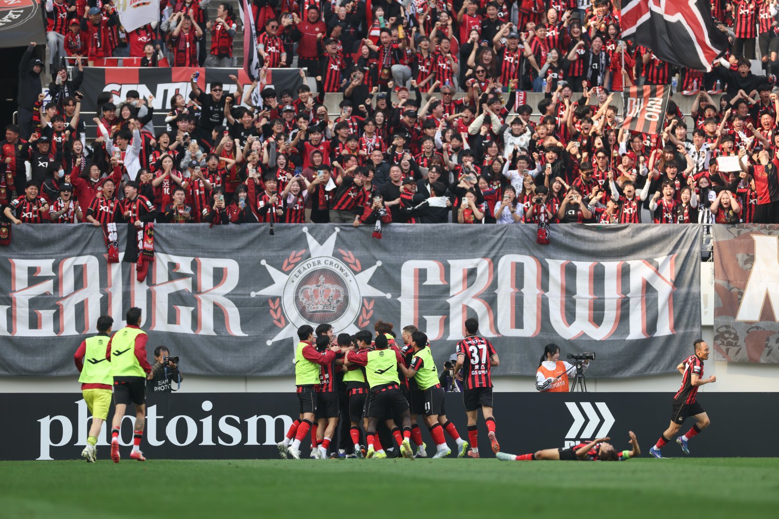 [SD 상암 라이브] 9년 만에 깬 ‘전북 악몽’…서울에 진짜 ‘축구의 봄’이 왔다! 김기동 감독, “시즌 여정의 큰 고비 넘었다”