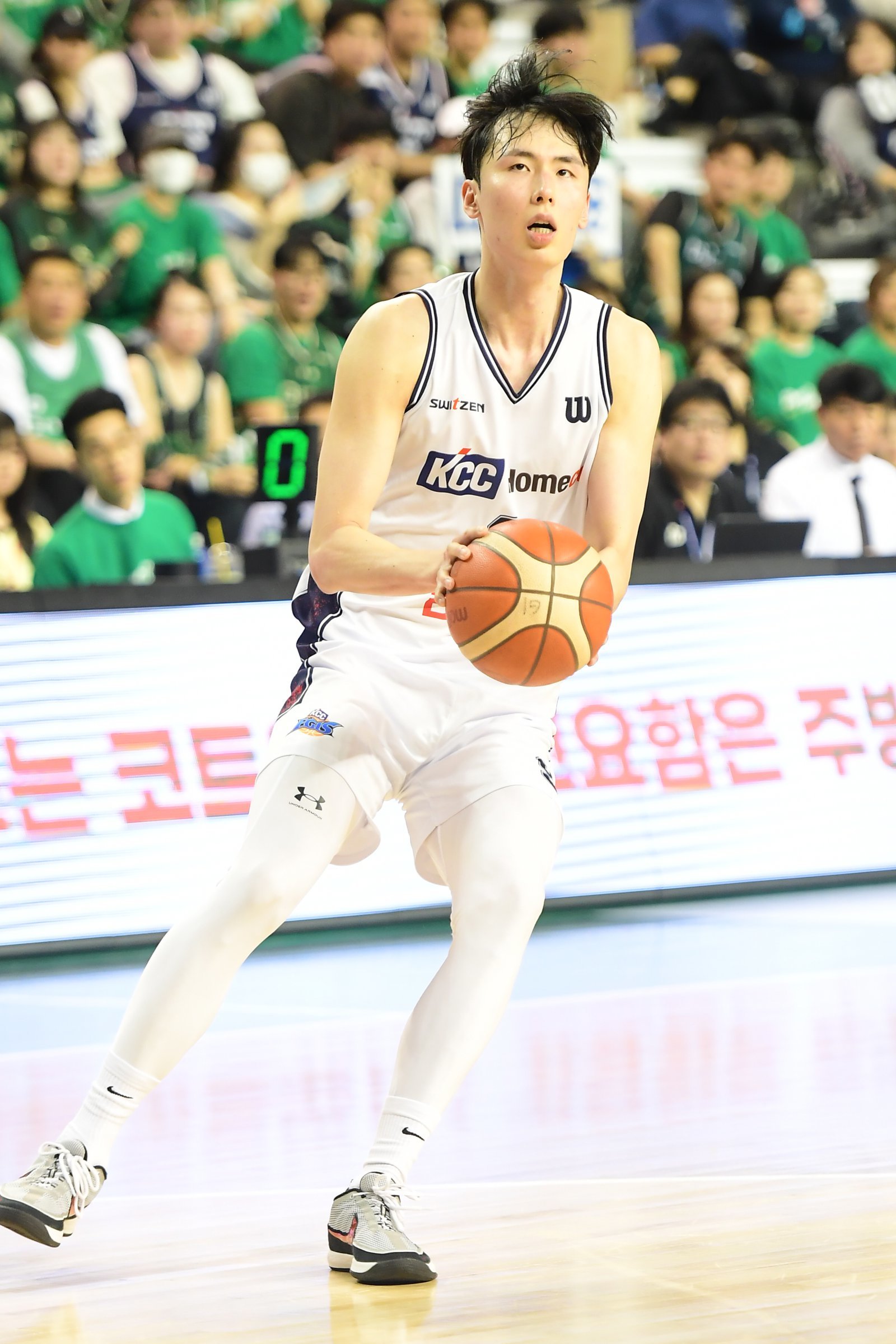송교창 20득점 맹활약…KCC, DB 꺾고 PO 1차전 먼저 웃었다