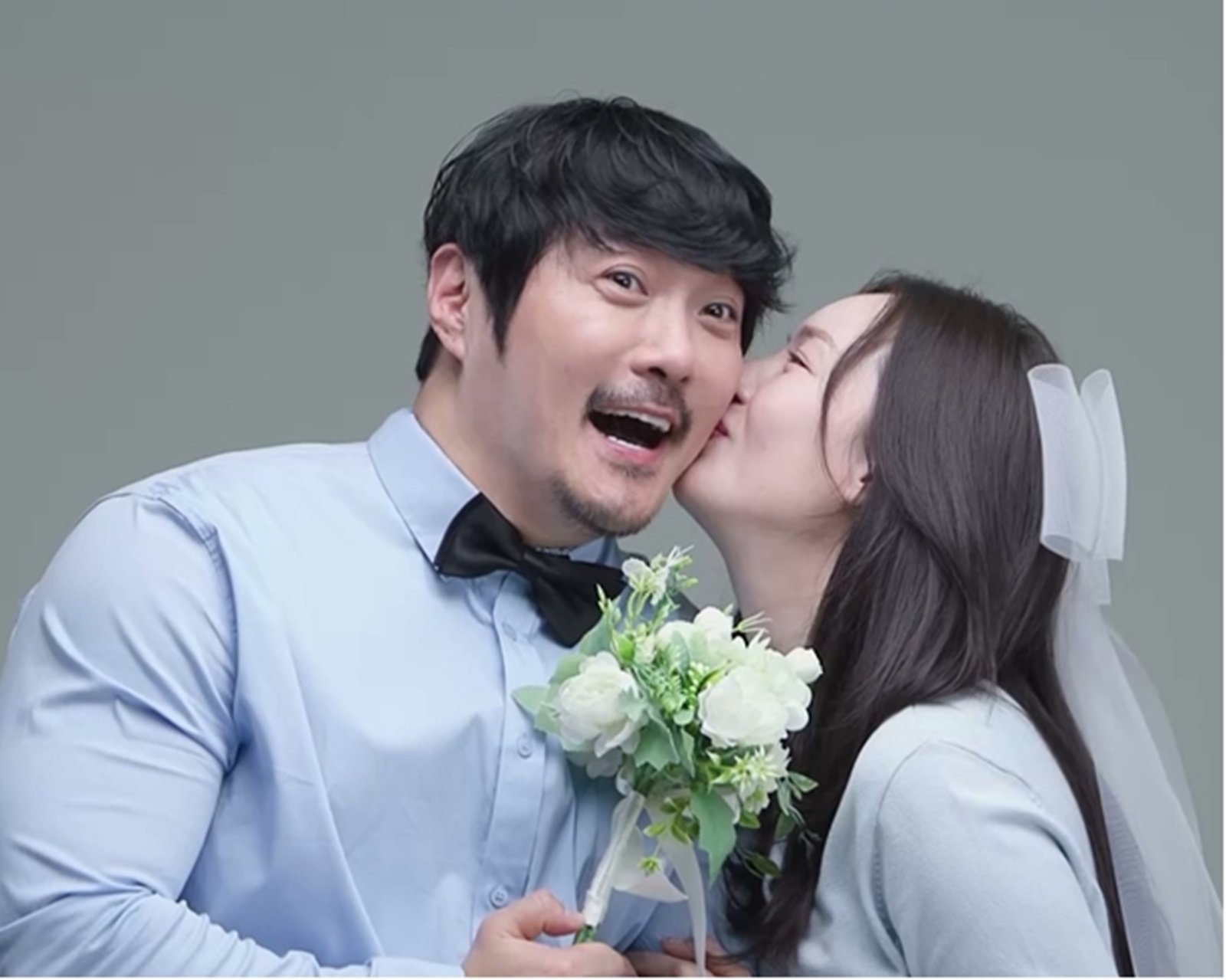 KCM, 결혼 15년 만에 ♥아내 면사포 씌워줬다…子과 함께 웨딩 촬영 (슈돌)