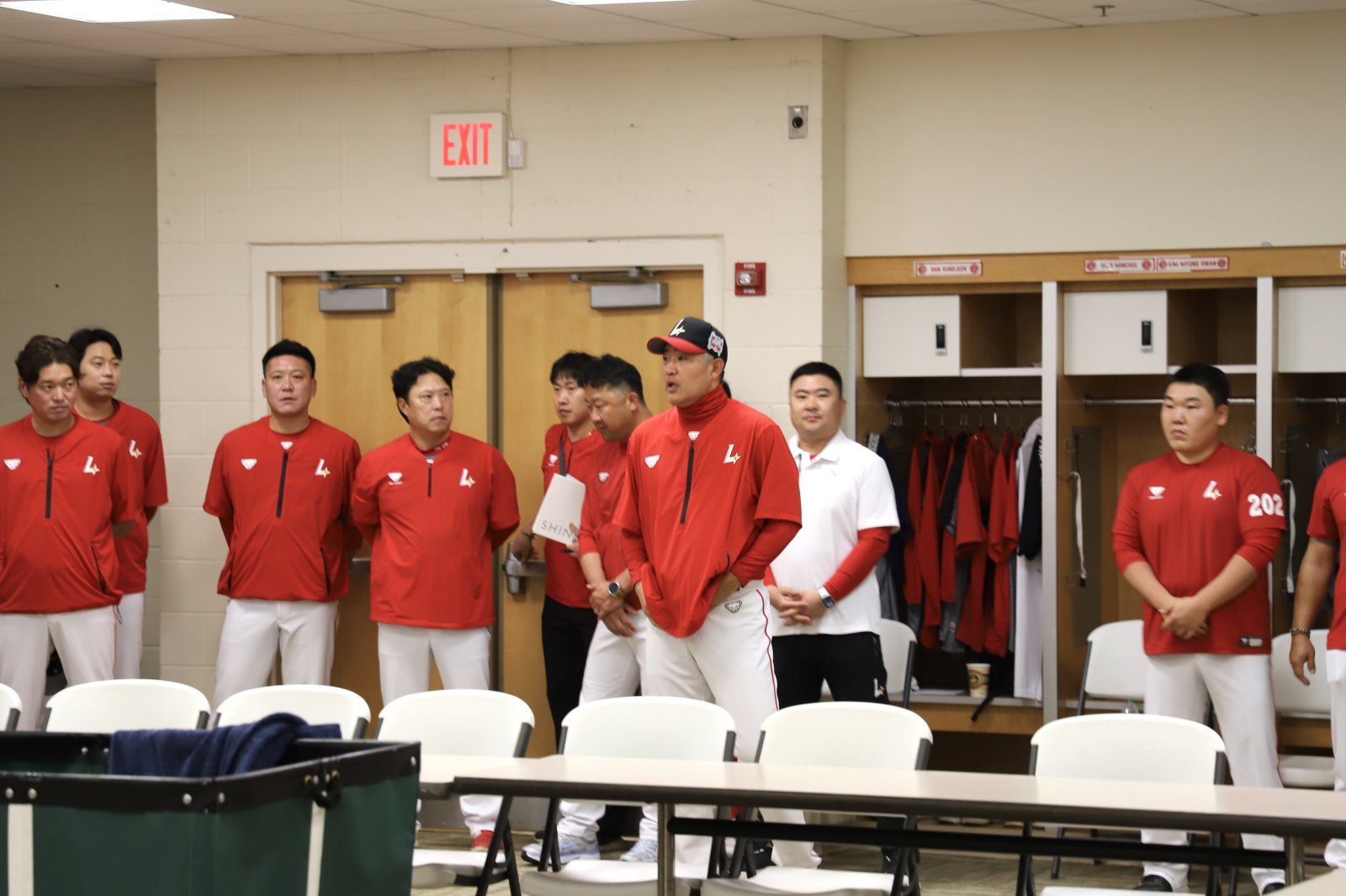 “팬들에게 공개 사과하겠다”…SSG의 이례적인 미팅, 테마는 기본기 강조 [SD 인천 브리핑]
