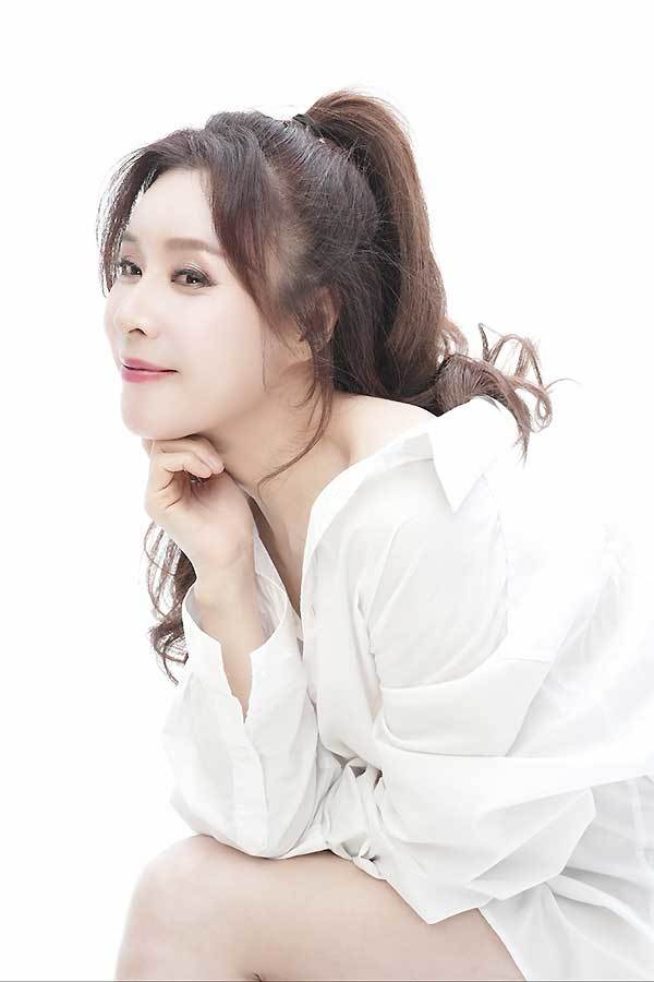 최연화, 국내·외 열일 행보 “청춘의 봄 오소서”