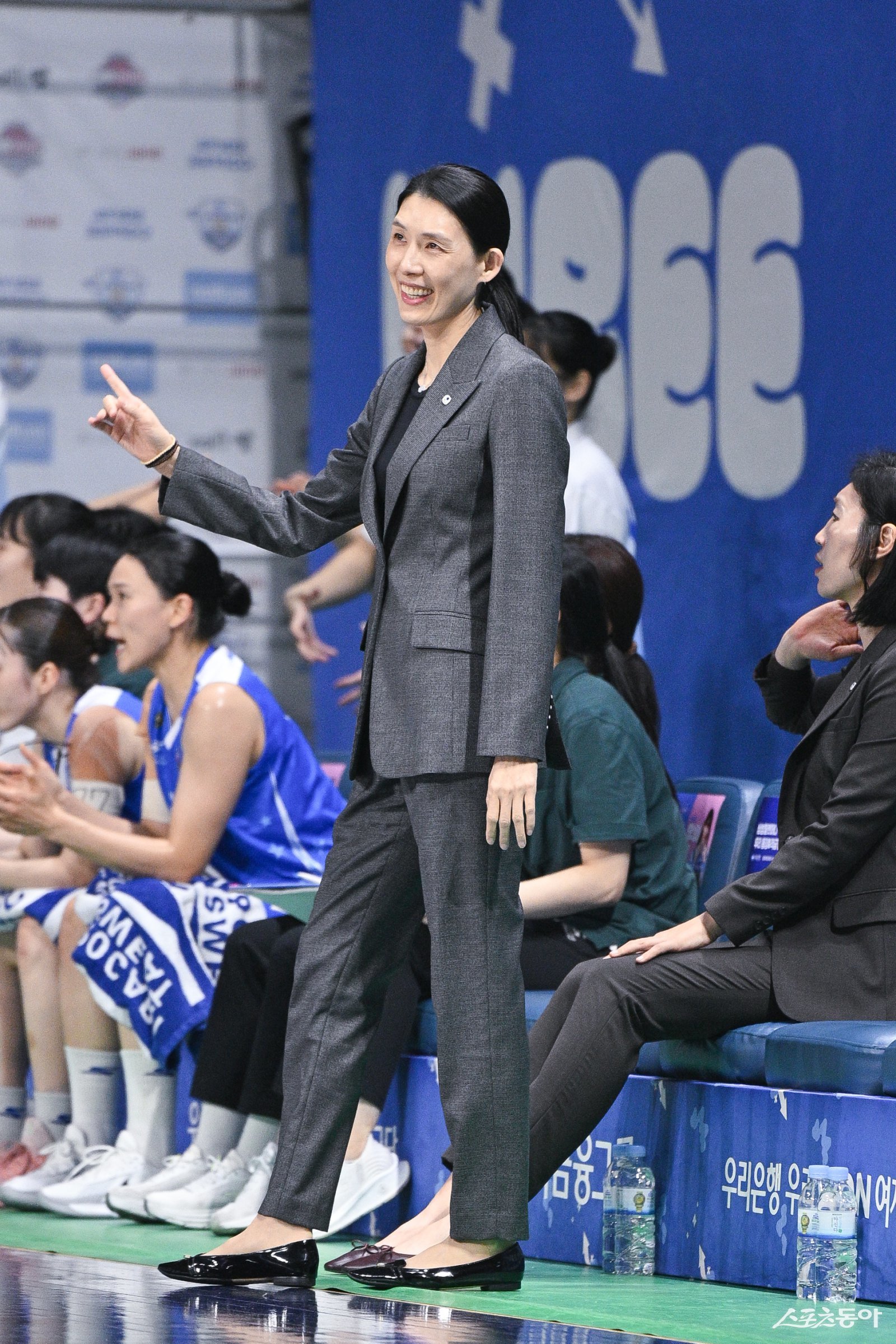 14년 위성우 체제 마감하는 우리은행, 전주원 신임 감독 선임으로 제2의 전성기 열어간다