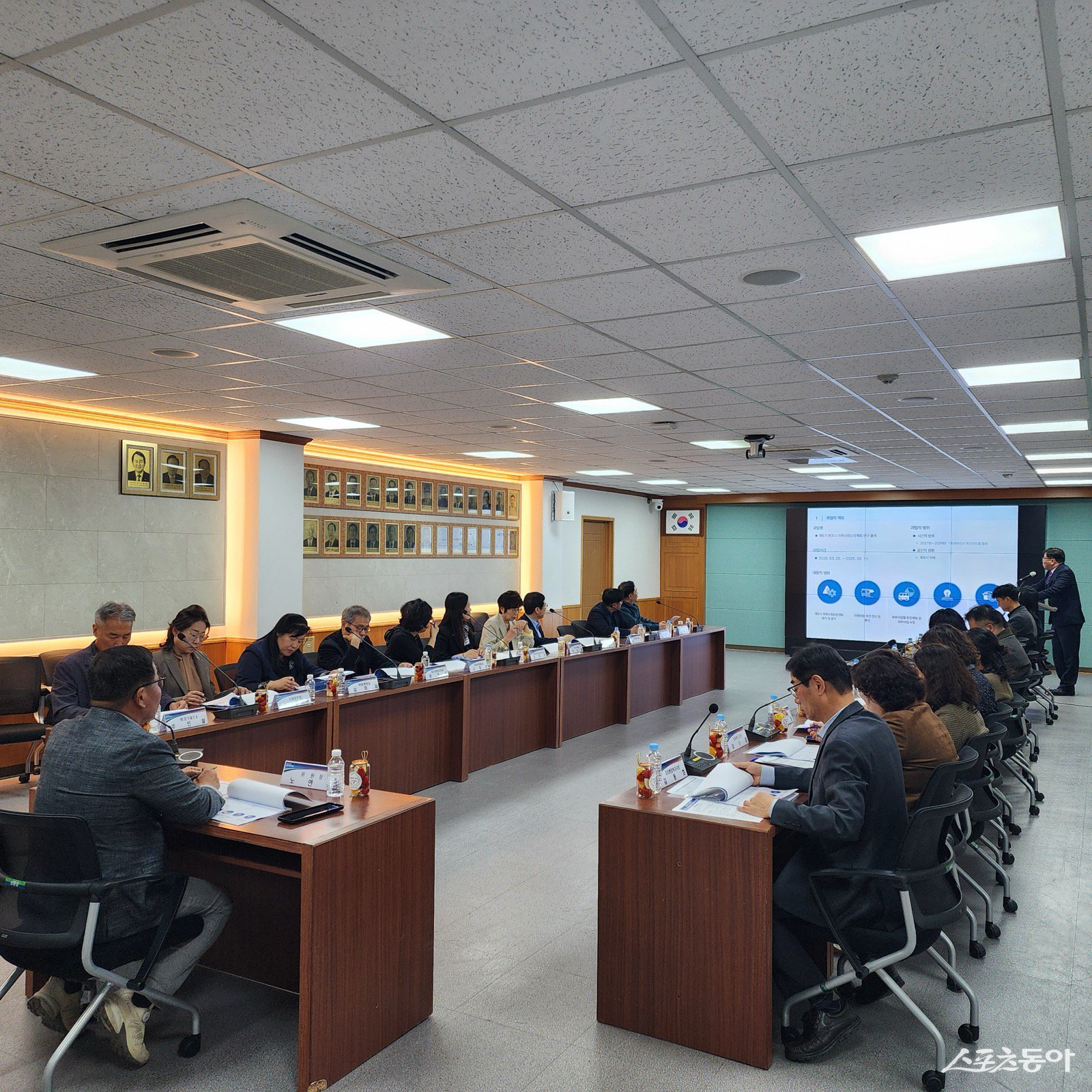 목포시는 지난 14일 시청 상황실에서 향후 4년간 지역 복지의 청사진을 마련하기 위한 ‘제6기 목포시 지역사회보장계획 수립 연구용역 착수보고회’를 개최했다. 사진제공 I 목포시