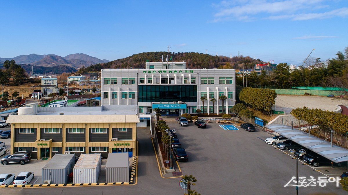 여수시가 농·어·임업인의 공익적 가치를 높이고 지역경제에 활력을 불어넣기 위해 ‘2026년 농어민 공익수당’을 오는 21일부터 지급한다. 사진제공=여수시