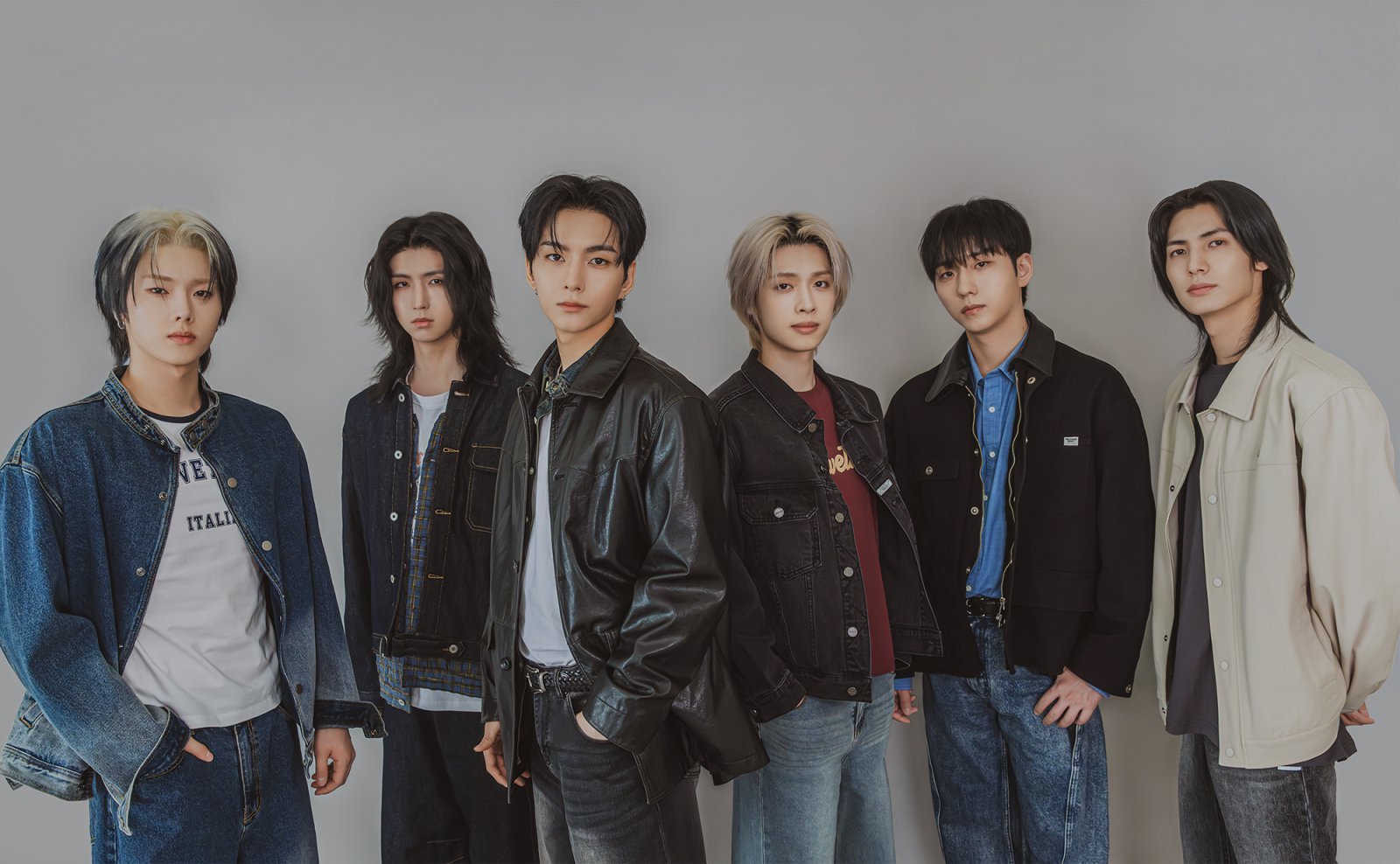 엑스디너리 히어로즈는 8번째 미니앨범 ‘데드 앤드’를 통해 록 발라드부터 메탈까지 아우르는 실험적 사운드로 ‘장르의 용광로’다운 정체성을 다시 한번 입증했다. 또한 멤버 전원이 참여한 자체 프로듀싱으로 음악적 세계를 더욱 확장했다. 사진제공｜JYP엔터테인먼트