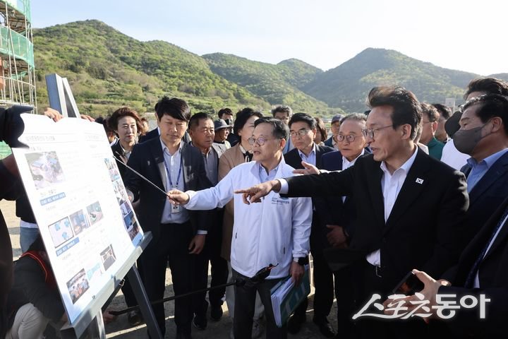 김민석 국무총리가 지난 16일 여수를 찾아 2026여수세계섬박람회 준비 상황을 점검했다. 사진제공=총리실