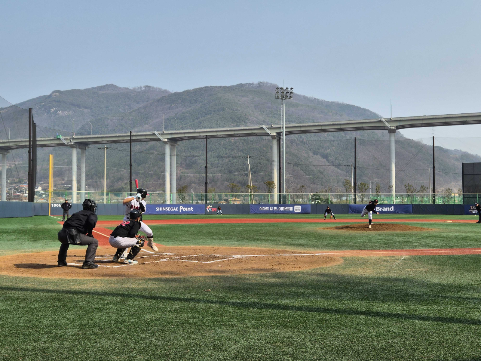 고교야구 ABS 운영자가 덕아웃에서 바라본 그라운드의 모습. 사진제공ㅣ스포츠투아이