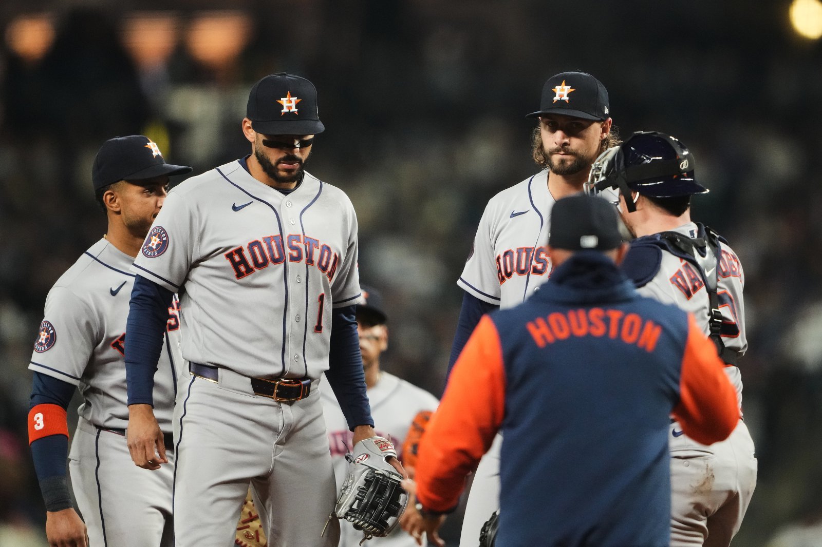휴스턴 라이언 와이스(왼쪽 세 번째)는 22일(한국시간) 프로그래시브 필드서 열릴 클리블랜드전에 선발등판한다. 안정된 제구력으로 호투하며 경쟁서 살아남아야 한다. AP뉴시스
