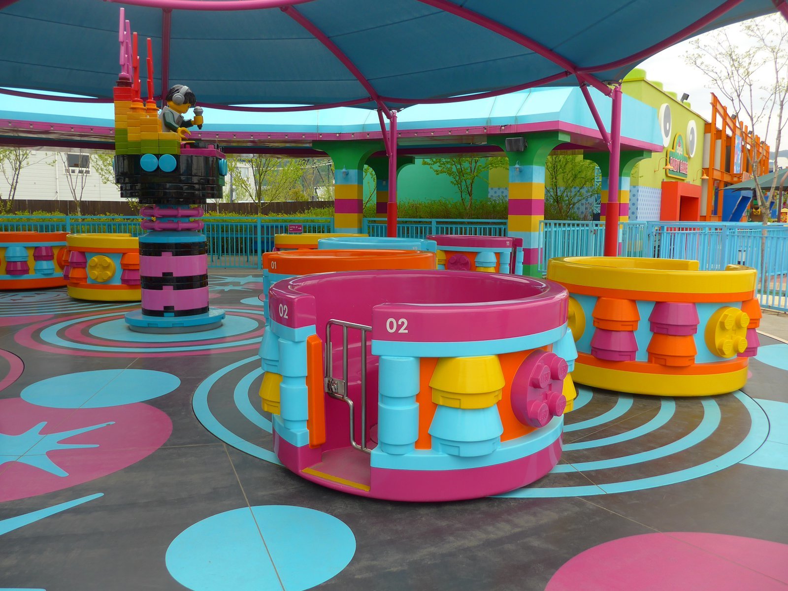 뱅글뱅글 돌아가는 디스코 스핀.